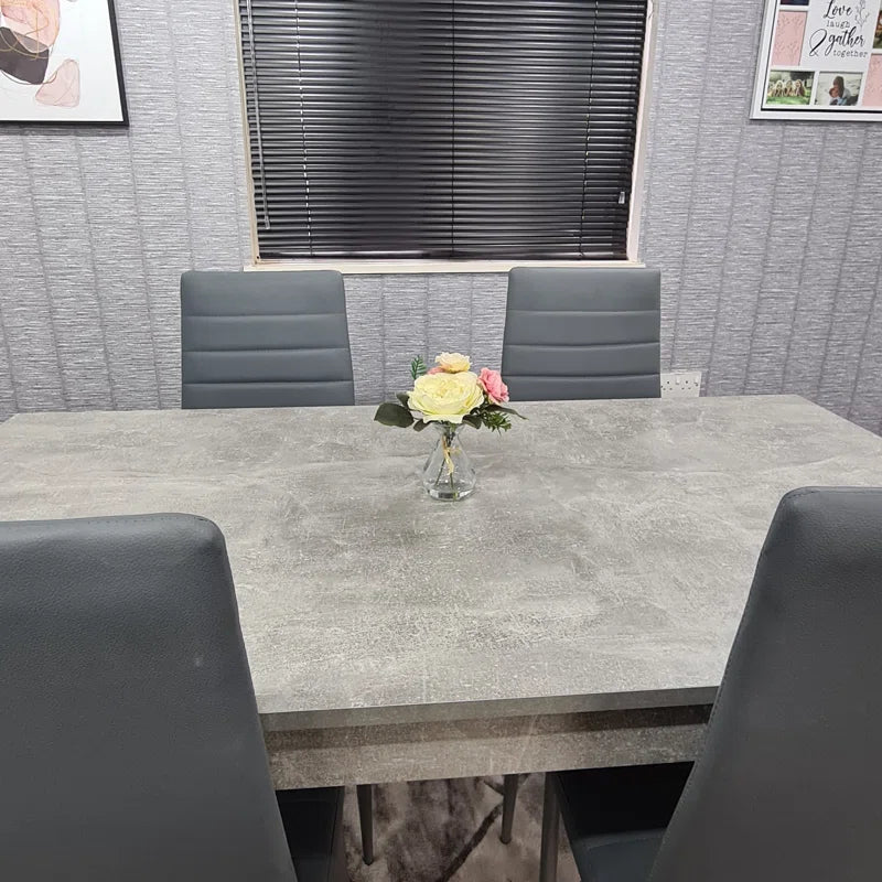 Hardeosing 4 - Person Dining Set