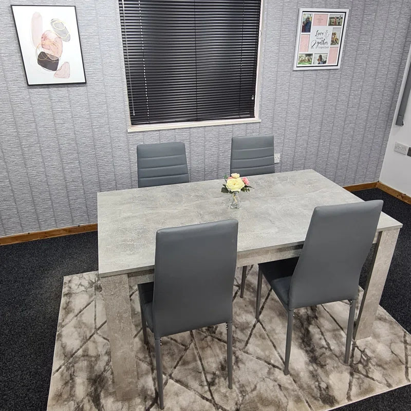 Hardeosing 4 - Person Dining Set